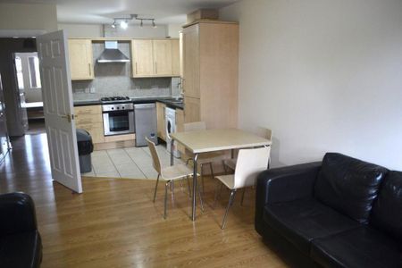 2 bedroom apartment to rent - Photo 3