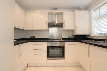 Fairview Drive, Chigwell, Essex IG7 - Photo 3