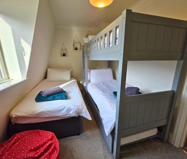 3 bedroom terraced house to rent - Photo 3