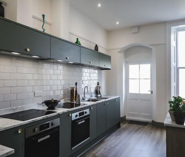 1 bedroom in a house share to rent - Photo 4