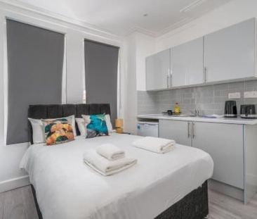 Room in a Shared House, Selwyn Road, NW10 - Photo 3