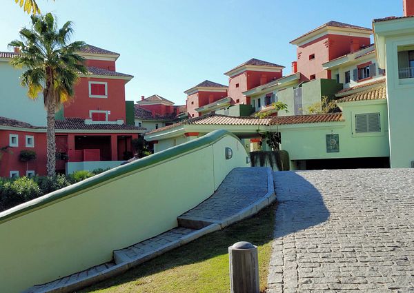 Apartment with beautiful Marina views