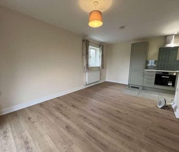 College Road, Bedford, MK43 - Photo 4
