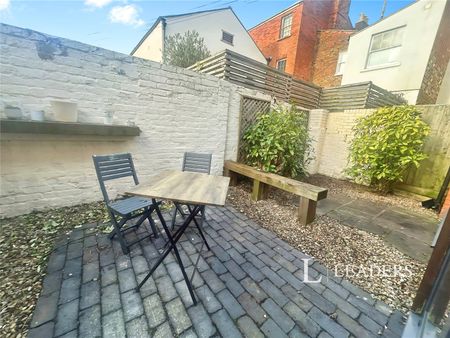 1 bedroom apartment to rent St. Georges Terrace, Cheltenham, Gloucestershire, GL50 - Photo 3