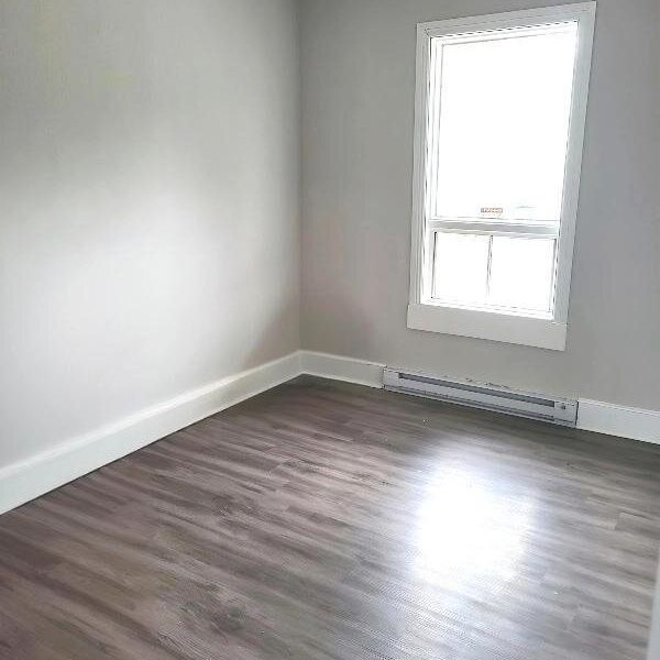 Immeuble - 894-896 Belvedere Sud - 595-603 Short 4½ Meublé Tout Inclus - Photo 1