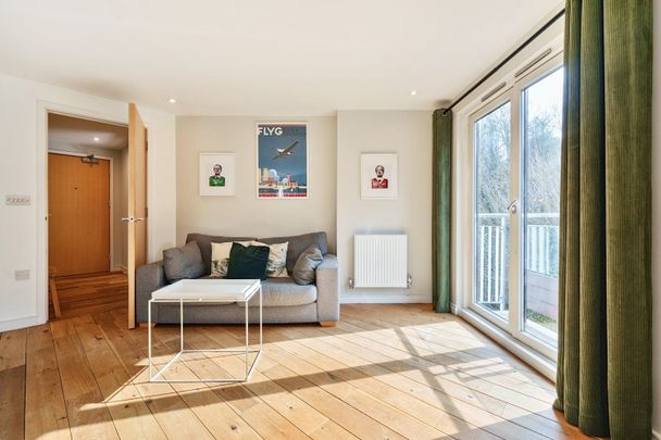 Seren Park Gardens, London, SE3 - Photo 1