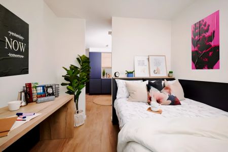 Three Bedroom - Photo 4