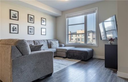 For Lease - 925 Manhattan Way Unit# 152, London North, Ontario - Photo 2