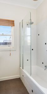 Great Location - Photo 3