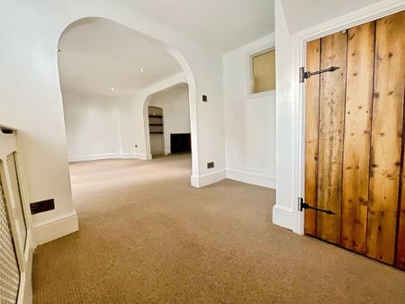 3 bedroom Semi-Detached House to let - Photo 5
