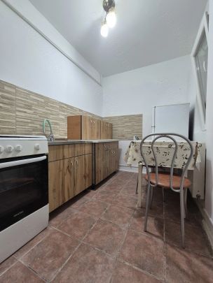 Proprietar inchiriez apartament 1 camera decomandat la parter in Calea Girocului langa piata - Fotografie 1