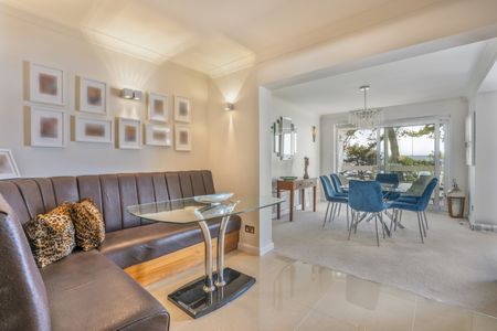 Harbour Watch, 391 Sandbanks Road, Poole, Dorset, BH14 - Photo 4