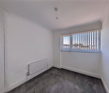 3 bed terraced house to rent in Aberdare Road, Middlesbrough, TS6 - Photo 2