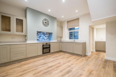 4 bedroom terraced house to rent - Photo 4