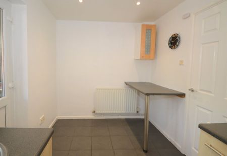 Freesland Rise, Whittleford, Nuneaton, Warwickshire, CV10 9QF - Photo 5