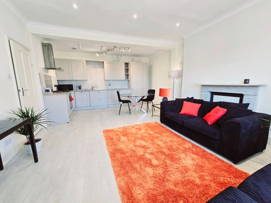 Short & Flexi Stay Bill Inc 3 Bed Holland Road W4 - Photo 1