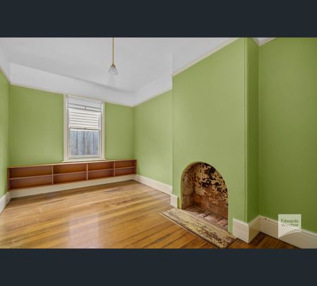 33 Quayle Street, Sandy Bay, Tas 7005 - Photo 3