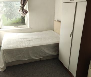 Room in a Shared Flat, Glenfinnan Drive, G20 - Photo 3
