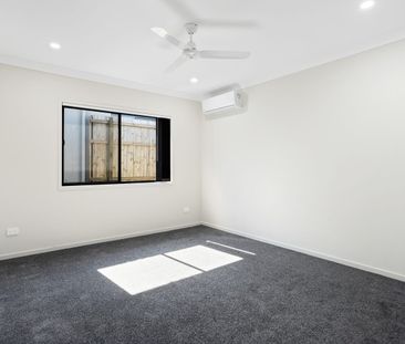 SPACIOUS 4 BEDROOM HOUSE WITH MEDIA ROOM !!! - Photo 5