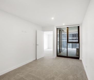 Modern One-Bedroom Apartment with Secure Car Space in WOVA! - Photo 4