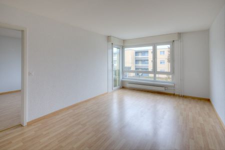 "Living in a quiet location – close to the recreation area and train station" - Photo 5