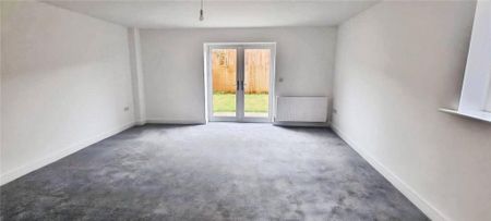 3 bedroom semi-detached house to rent - Photo 2