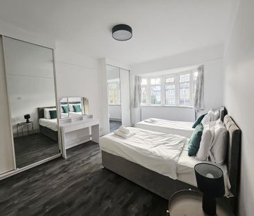 4 bedroom semi-detached house to rent - Photo 6