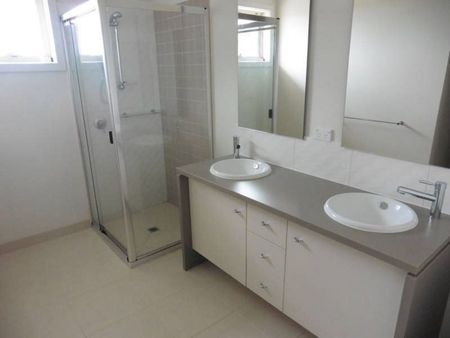 Great Location! - Photo 3