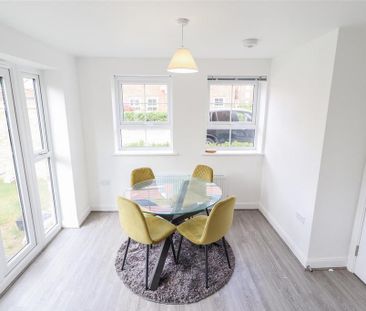 4 bedroom detached house to rent - Photo 3