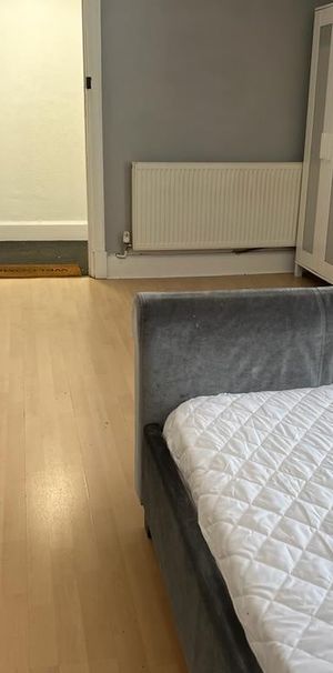 Studio Flat, Summerset House, LU2 - Photo 1