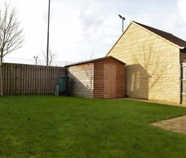 4 bedroom semi-detached house to rent - Photo 1