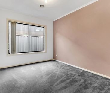 Great Family Living!! - Photo 2