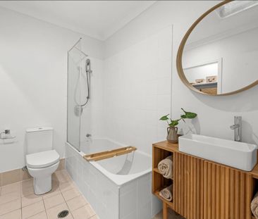 5/92 Nudgee Road, Hamilton QLD 4007 - House For Rent | Domain - Photo 1