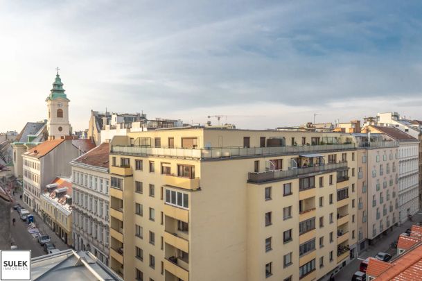 Wunderschöne 4-Zimmer Dachgeschosswohnung mit Terrasse & Weitblick in bester Lage! *ab Herbst 1.10.2025* - Photo 1