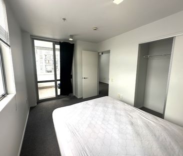 Centrally located One Bedroom Corner Apartment - Photo 3