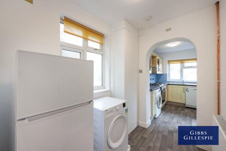 3 bedroom semi-detached house to rent - Photo 5