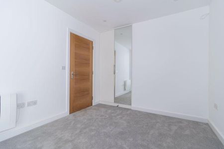 5 bedroom semi-detached house to rent - Photo 4