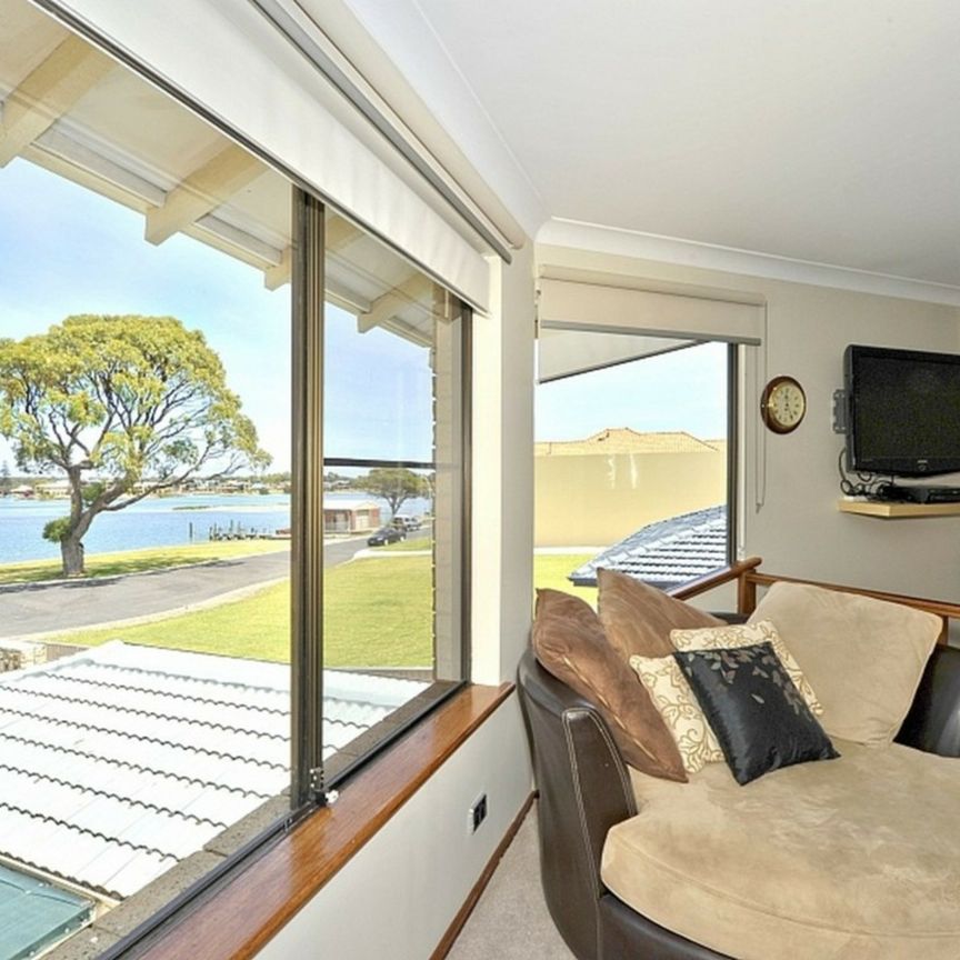 Executive Furnished retreat with relaxing views. - Photo 1