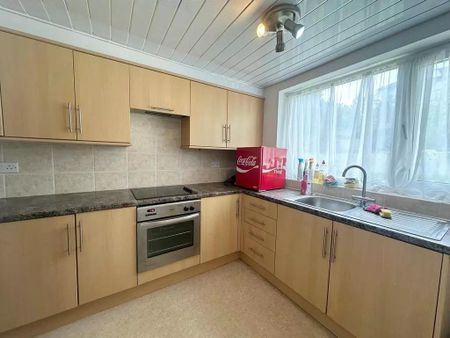 3 bedroom detached house to rent - Photo 5