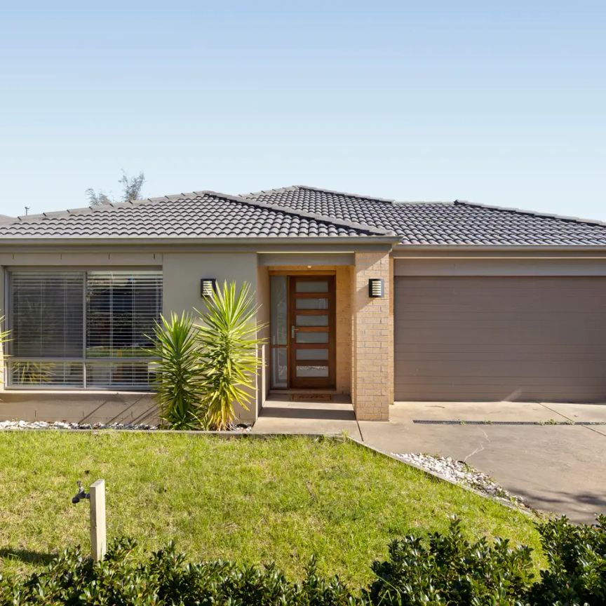 “Sparkling easy-care retreat, ready to enjoy” - Photo 1