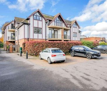 The Crescent, Station Road, Woldingham, CR3 - Photo 1
