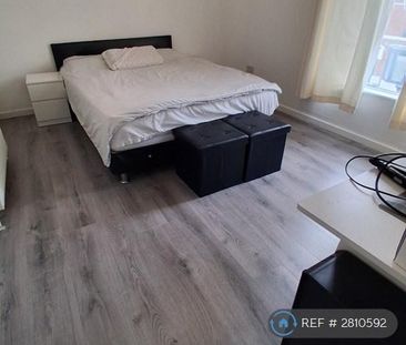 1 bedroom in a house share to rent - Photo 4