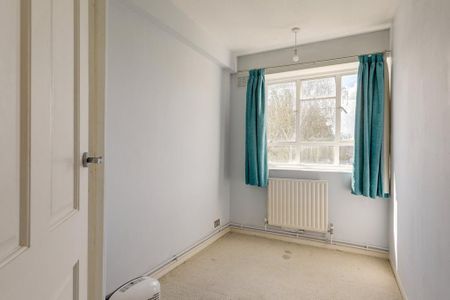 3 bedroom flat to rent - Photo 5