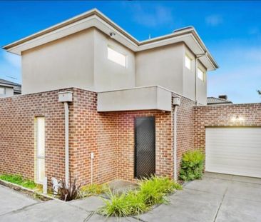 Mount Waverley - Photo 6
