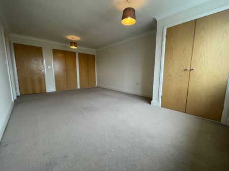 3 bedroom apartment to rent Monserrat Villas, St.Kitts Drive, Sovereign Harbour, Eastbourne, East Sussex - Photo 5