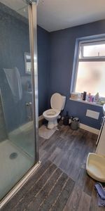 Room For Rent Queen Street, Pontypridd - Photo 4
