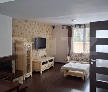 Casă spațioasă de închiriat, 250 mp utili, vedere spre p - Fotografie 2