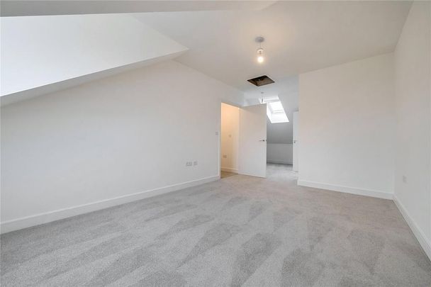 3 bedroom semi-detached house to rent - Photo 1