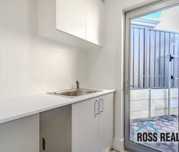 Stylish 3×2 Home for Rent in Woodvale - Photo 1