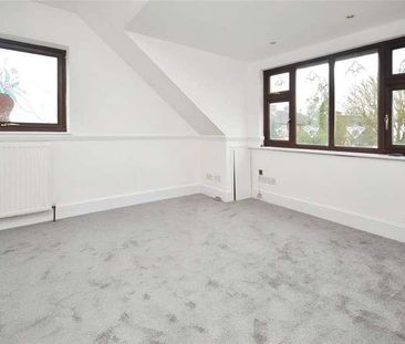 Great Gardens Road, Hornchurch, Essex, RM11 - Photo 6